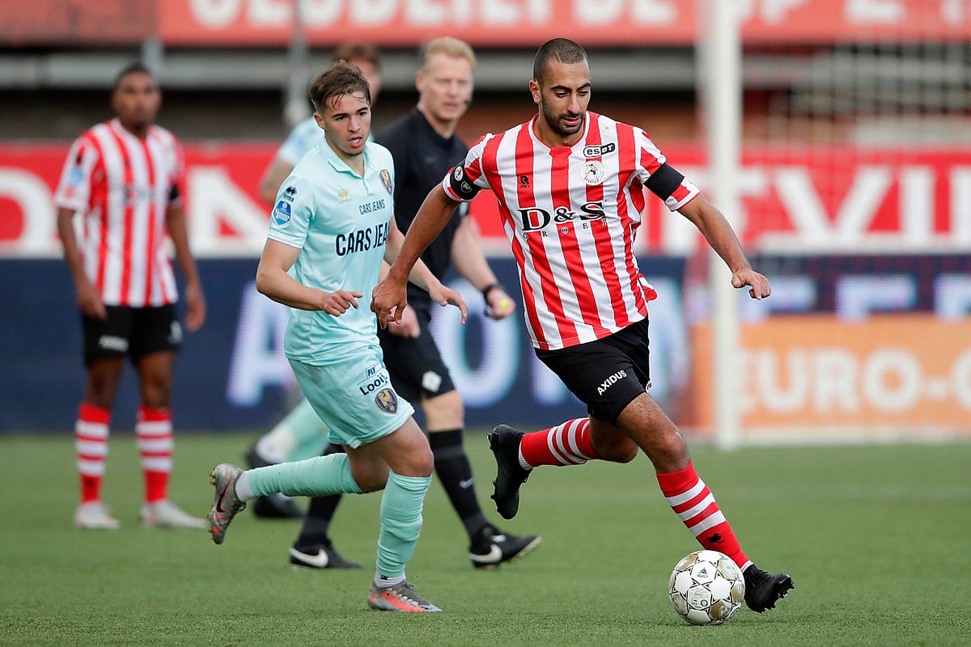 球队有条不 球队有条不